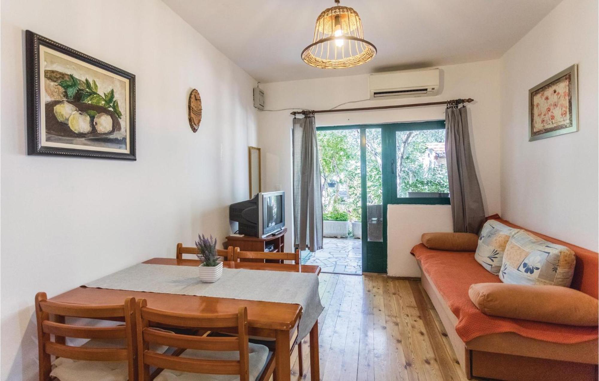 Awesome Apartment In Klek With Kitchen Zewnętrze zdjęcie
