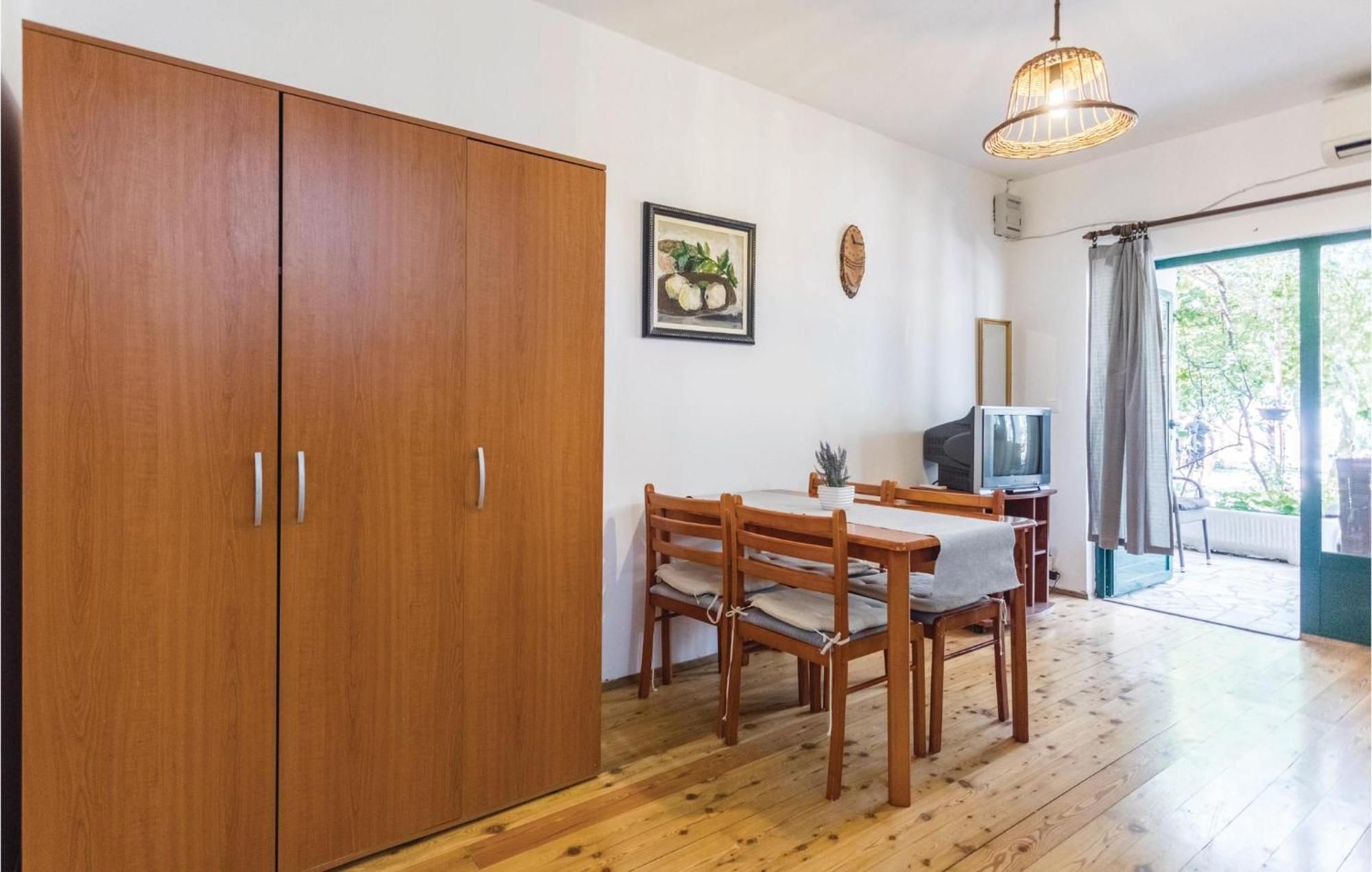 Awesome Apartment In Klek With Kitchen Zewnętrze zdjęcie